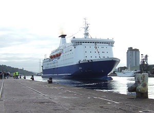 Julia-arriving-at-Cork1